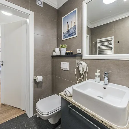 Martini Aparthotel 3*